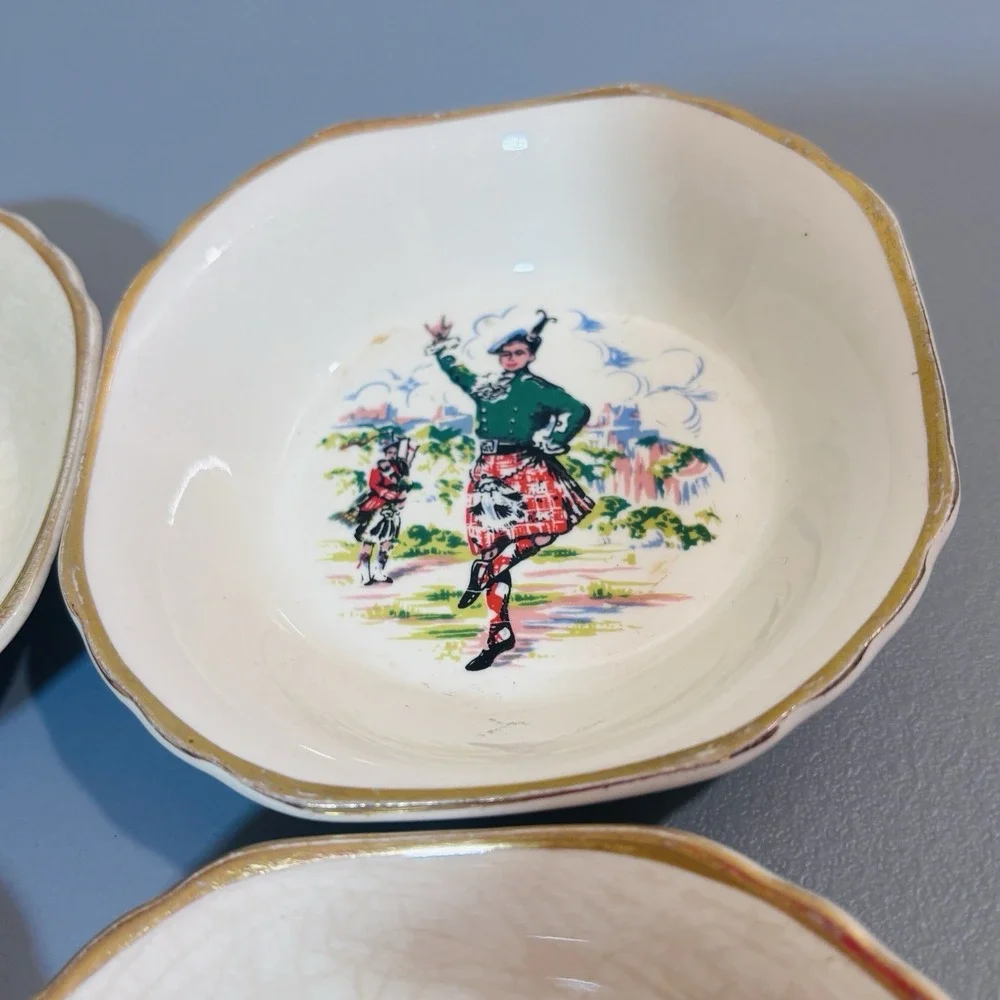 Set of 4 Scottish Trinket Bowls Vintage Bagpiper & Man In Kilt Gold Trim Glasgow